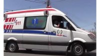 وفاة بحادث تصادم تريلا وسيارة على الطريق الصحراوي