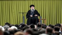 من هو المرشد الإيراني علي خامنئي؟