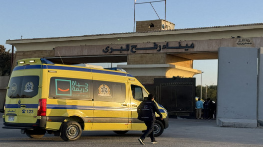 إعادة فتح معبر رفح بين قطاع غزة ومصر