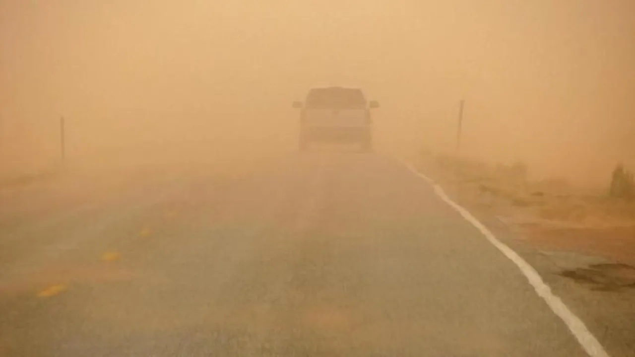 تجدد موجة الغبار خلال الساعات المقبلة واستمرار تأثيرها على المملكة حتى الأحد