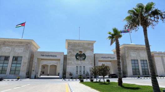 تعرّض أحد مرتبات الدوريات الخارجية وموظف في إحدى الشركات للدهس على طريق عمّان التنموي