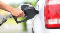 الحكومة تقرر تثبيت أسعار المحروقات
