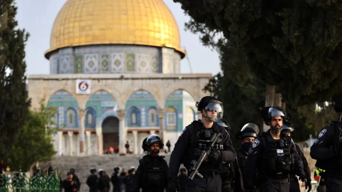 الاحتلال يغلق أبواب المسجد الأقصى ويعتقل 30 فلسطينيا