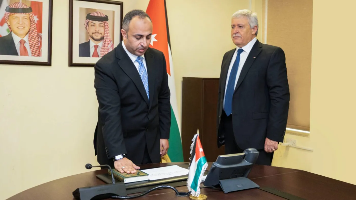 العساسلة يؤدي اليمين القانونية أمام وزير النقل مديرا عاما للهيئة البحرية الأردنية