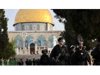 الاحتلال يغلق أبواب المسجد الأقصى ويعتقل 30 فلسطينيا