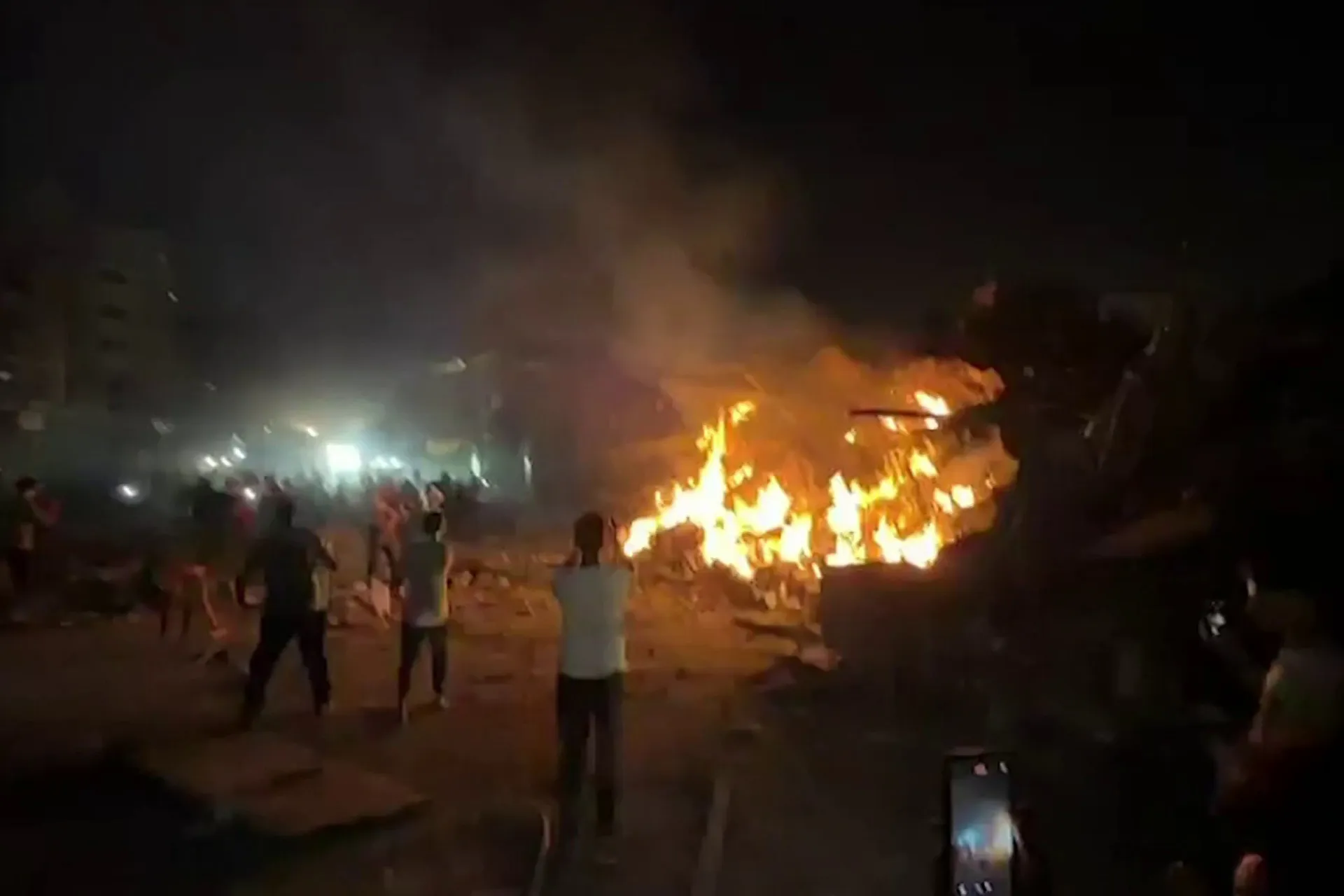 خناق يضيق على مليوني فلسطيني في غزة وسط توسع التوغل البري