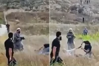 فاجعة في نابلس.. اب يودع نجله واقرباءه بعد هجوم دموي