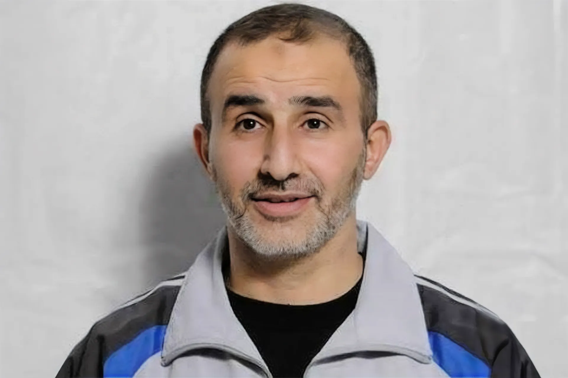 صرخة من العزل الانفرادي حسن سلامة يكشف تفاصيل مروعة عن واقع الاسرى