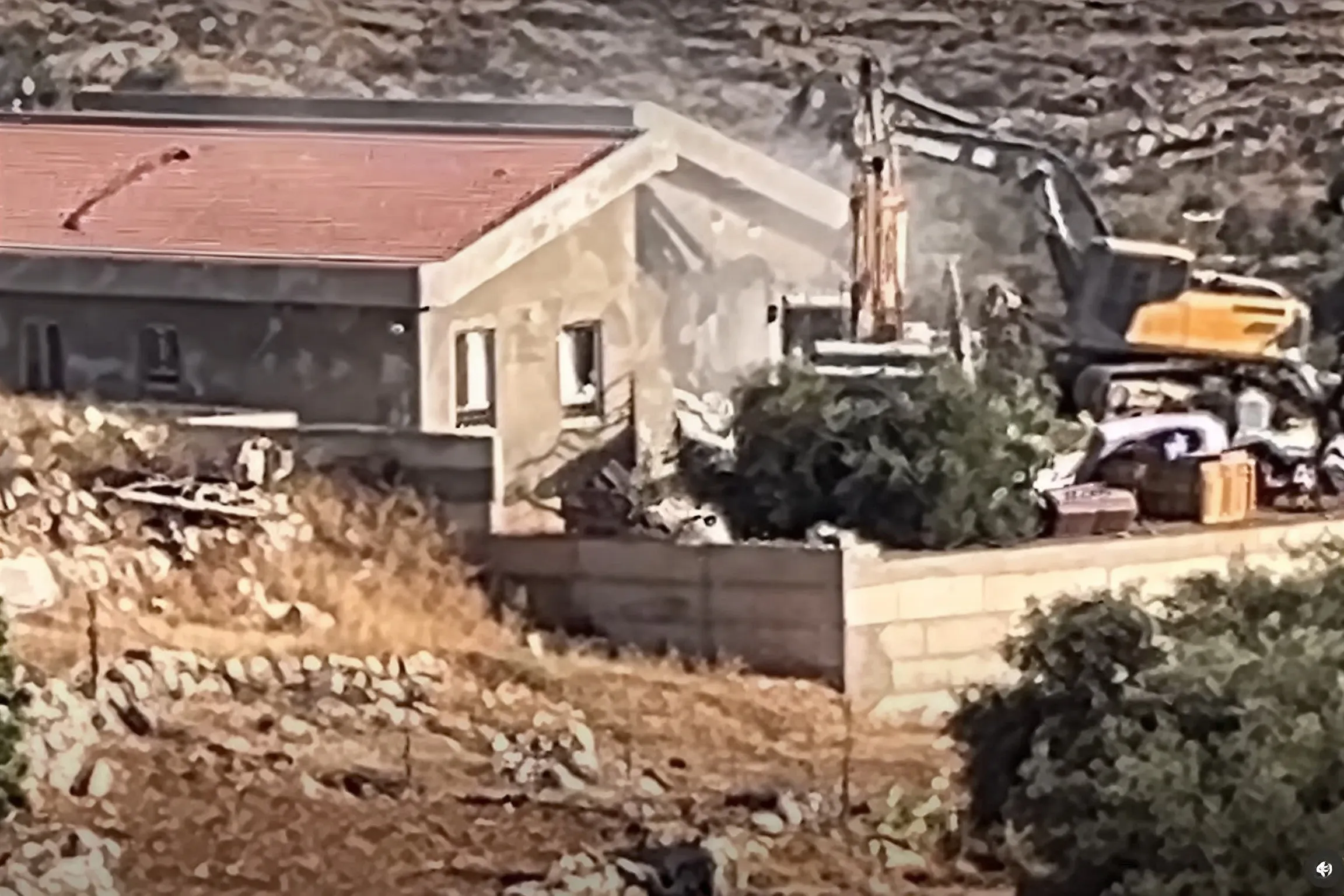 تصعيد عسكري إسرائيلي في الضفة الغربية يهدم منازل ويغلق طرقا حيوية