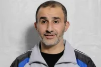 صرخة من العزل الانفرادي حسن سلامة يكشف تفاصيل مروعة عن واقع الاسرى