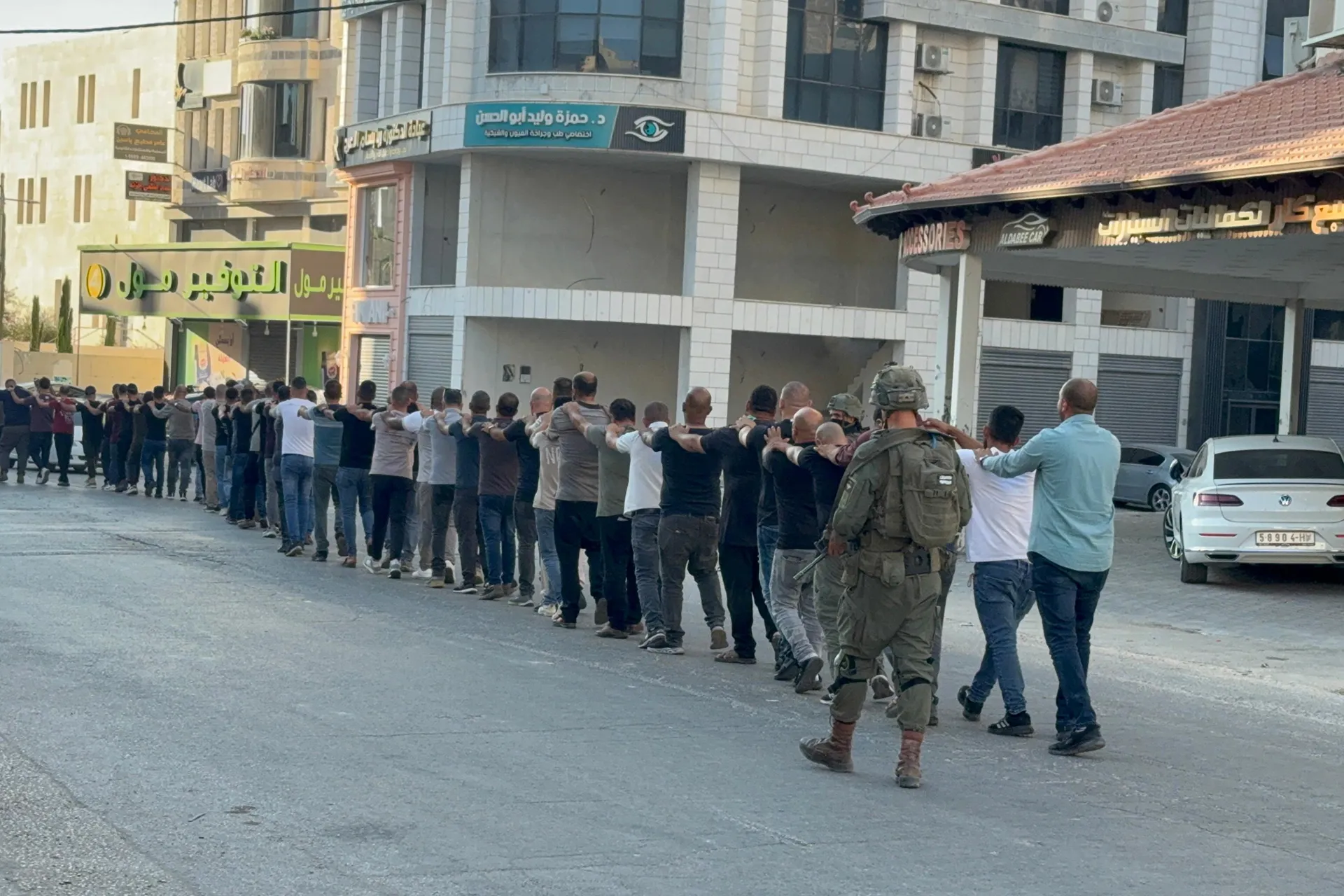 انتهاكات السجون الاسرائيلية تتصاعد وتحول الفلسطينيين الى رهائن في منظومة قمعية