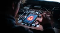 فخ الاشتراكات الرقمية.. خطوات عملية لتامين بياناتك وحماية خصوصيتك من التتبع
