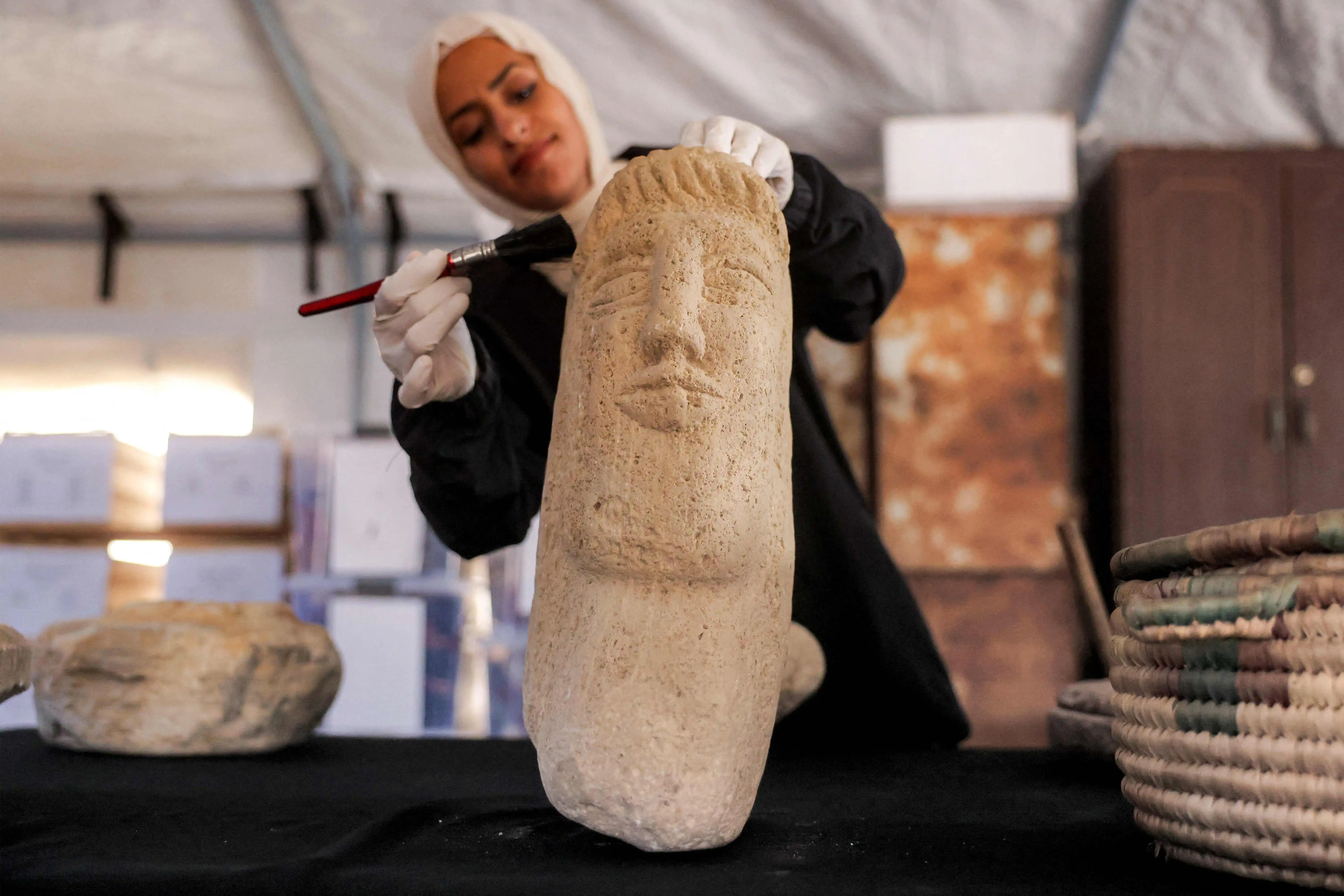 سباق مع الزمن لإنقاذ ذاكرة غزة التاريخية من الضياع