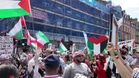 ضغوط شعبية بريطانية تلاحق بيرنهام بشان ملف غزة