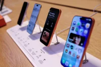 فخ تقني يهدد خصوصيتك.. كيف تحمي هاتف ايفون من هجمات الاحتيال الرقمي؟