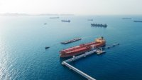 تقلبات اسعار النفط العالمية في ظل استمرار تدفق ناقلات الخام عبر ممرات الشرق الاوسط