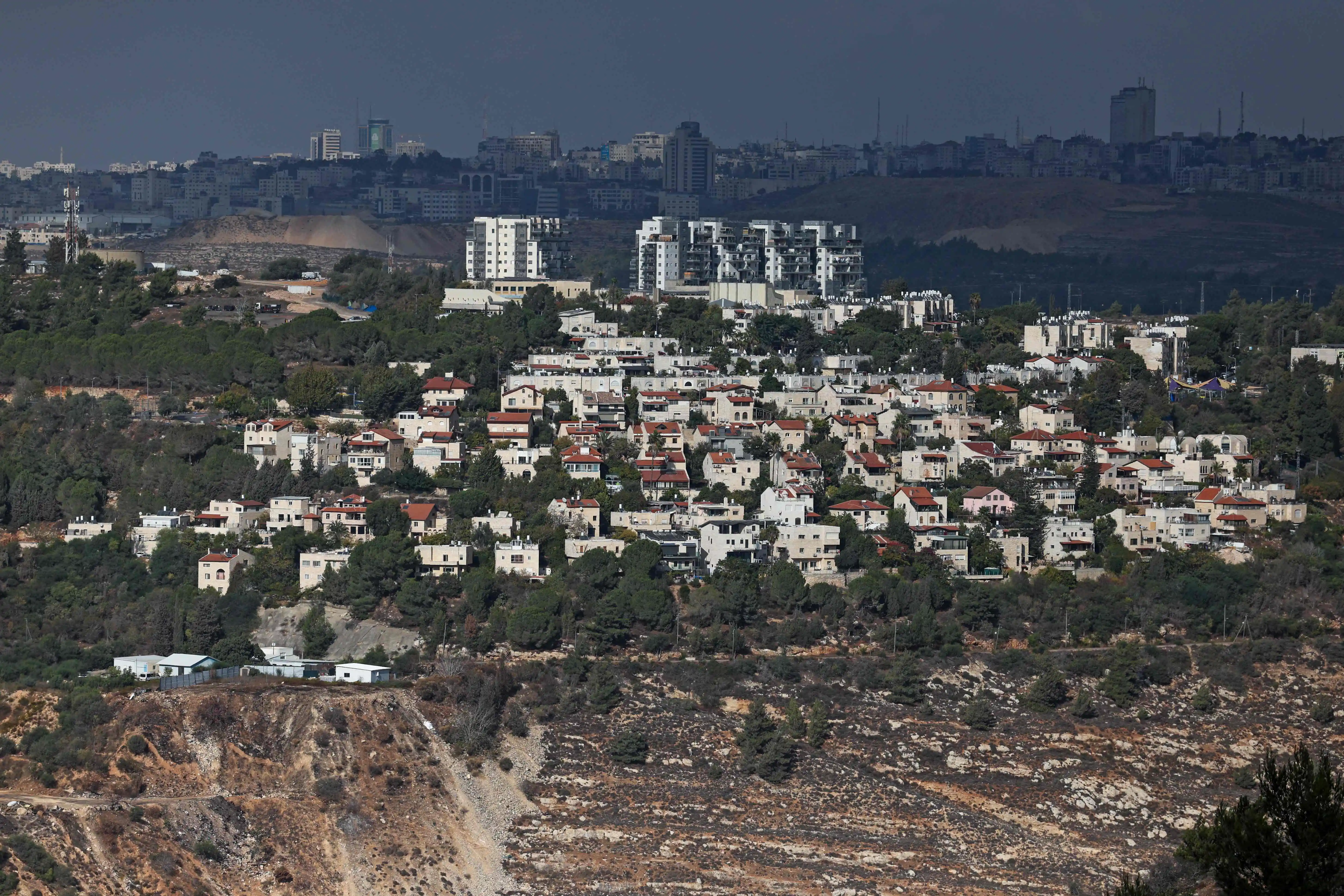 تحول استراتيجي في القدس: مستوطنة جفعات زئيف تصبح مدينة رسمية بقرار احتلالي