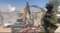 حملة مداهمات وتشريد واسعة تطال منازل الفلسطينيين في الضفة الغربية