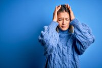 صراع المسكنات.. متى تختار الايبوبروفين ومتى يكون الباراسيتامول اكثر امانا؟