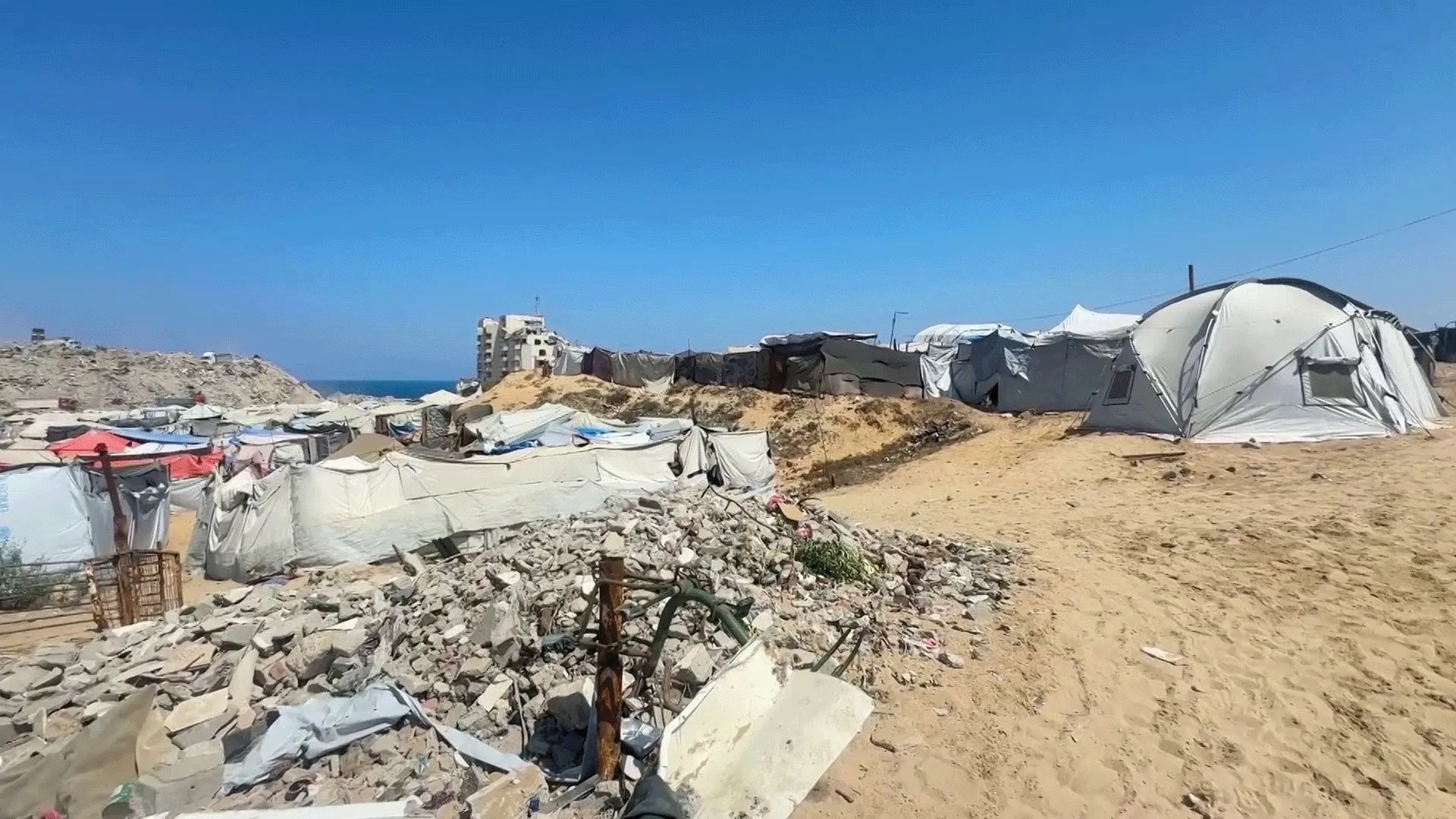 جحيم الخيام في غزة صراع البقاء تحت وطاة الحرارة وشح المياه