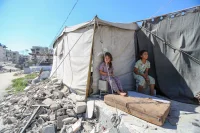 الف يوم من الجحيم: كيف يعيش اطفال غزة بين انياب الجوع والموت