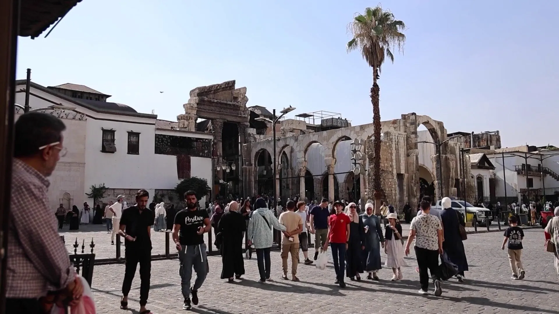 عودة نبض الحياة إلى دمشق.. كيف تحولت سوريا إلى وجهة مفضلة للسياح والمغتربين؟