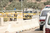 عزون تحت الحصار.. تفاصيل معاناة بلدة فلسطينية يغلق الاحتلال مداخلها