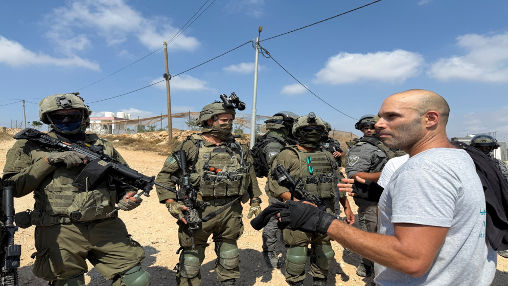 حصار خانق يضرب منازل فلسطينية في نابلس والاحتلال يمنع المساعدات