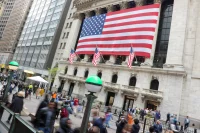 مؤشرات سوق العمل الامريكي تثير تساؤلات جديدة حول سياسة الفائدة