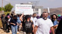 حصار خانق في نابلس: مستوطنون يقطعون الخدمات عن عائلات فلسطينية وسط ادانات دولية واسعة