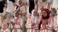 فرح وسط الركام: 150 عريسا وعروسا في اول زفاف جماعي شمال غزة