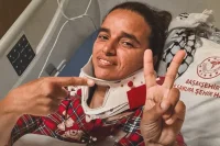 رحلة انسانية انتهت بالكرسي المتحرك ممرضة فرنسية تكشف فظائع الاحتلال ضد اسطول الصمود