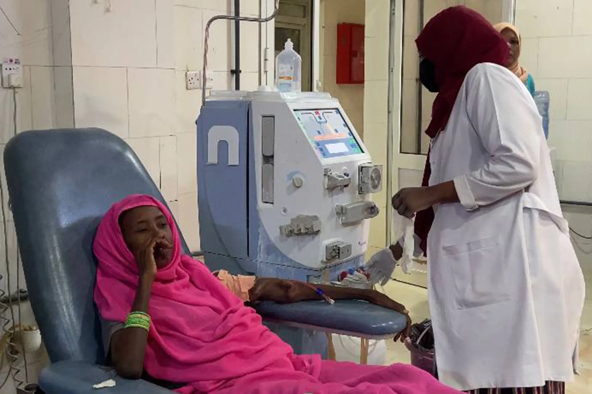 كابوس نقص الدواء في السودان يهدد حياة الالاف وسط مخاوف من الادوية المهربة