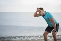 لماذا يرهق الجري على الرمال عضلاتك وكيف تحمي نفسك من الاصابات