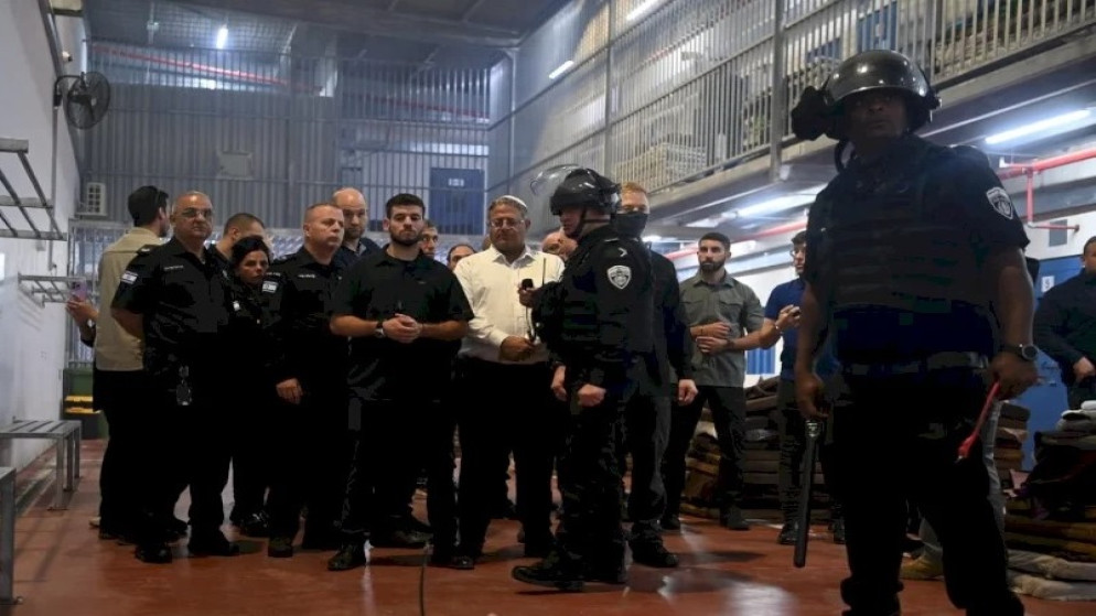 بن غفير يتباهى بسياسة التنكيل وتضييق الخناق على الاسيرات داخل السجون