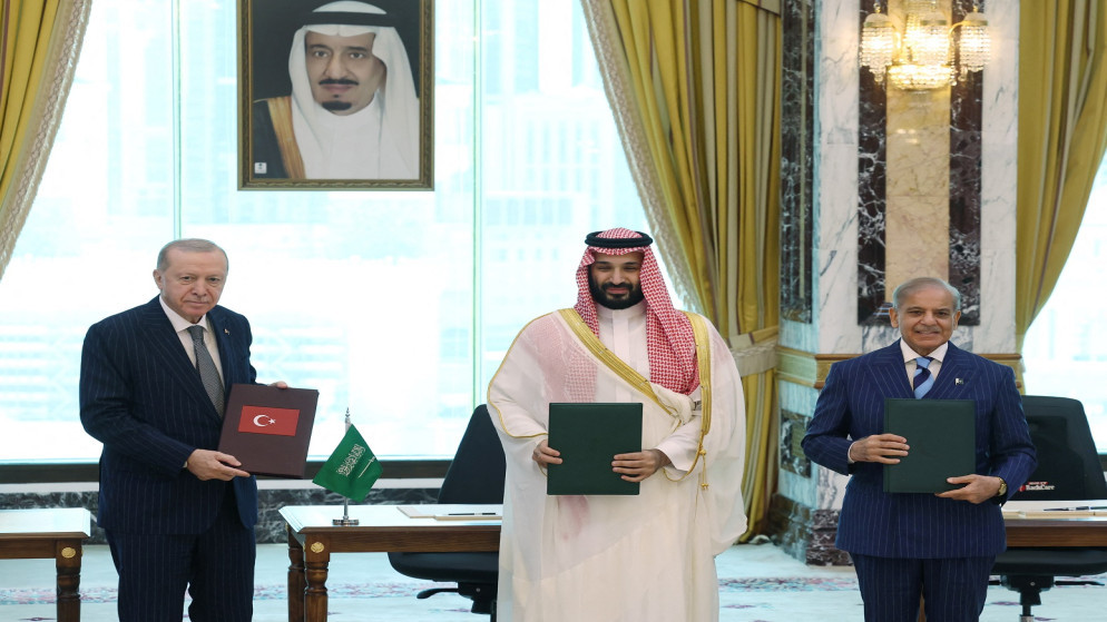 باكستان تحسم الجدل حول توسيع اتفاق مكة الدفاعي الثلاثي