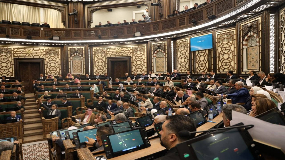 ملايين الطلاب في المدارس السورية وخطط حكومية لاحتواء الازمة التعليمية