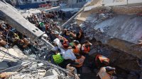 نداء استغاثة فلسطيني لفتح ممرات امام فرق الانقاذ في غزة