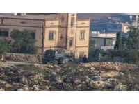 الاحتلال الإسرائيلي يقتحم بلدات ومخيمات في الضفة الغربية ويعتقل فلسطينيين
