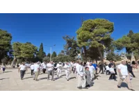 مستوطنون يقتحمون المسجد الأقصى بحماية قوات الاحتلال الإسرائيلي
