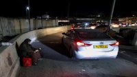 خارطة الضفة الغربية تتغير ببطء: كيف تحولت الطرق الى بوابات للتحكم في حياة الفلسطينيين