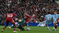 مانشستر سيتي يقتحم قلعة انفيلد بثلاثية مدوية في الدوري الانجليزي