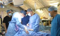 عمليات جراحية دقيقة ينفذها المستشفى الميداني الاردني لانقاذ مصابي غزة